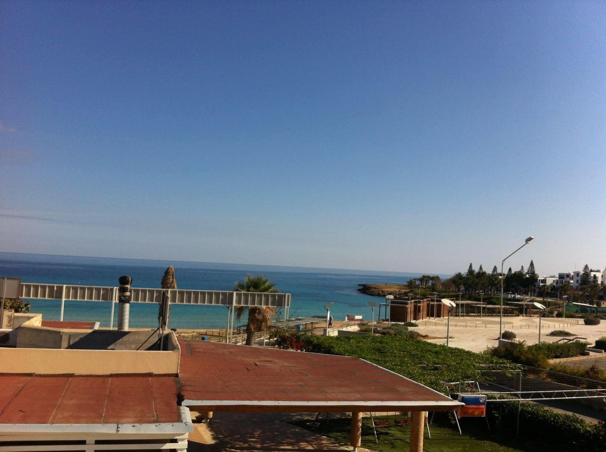 Blue Peter Apartments Protaras Buitenkant foto
